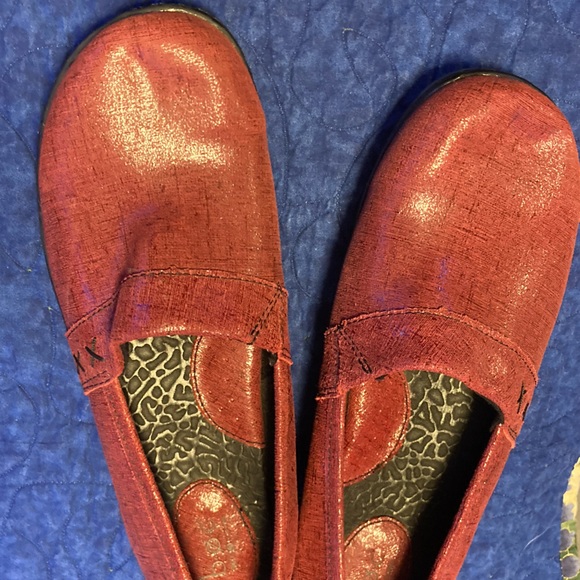 b.o.c maroon shimmer shoes size 11, worn once - Picture 2 of 6